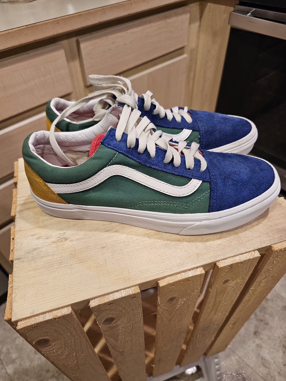 Vans Low Top Sneakers - Green/Blue/Gold with Red Accent